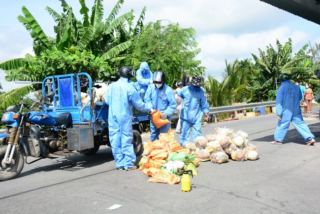 Continuing to support people in need in the Covid-19 pandemic of Hoang Phap Pagoda (series 11)