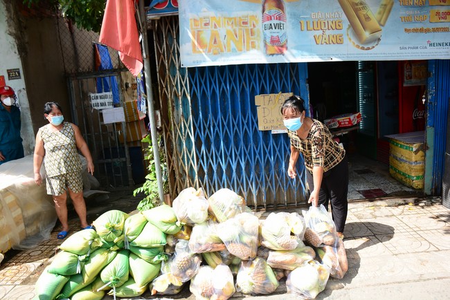 Continuing to support people in need in the Covid-19 pandemic of Hoang Phap Pagoda (series 11)