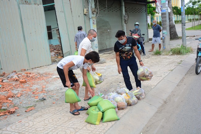 Continuing to support people in need in the Covid-19 pandemic of Hoang Phap Pagoda (series 11)