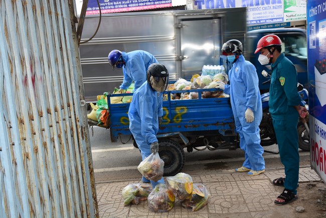 Continuing to support people in need in the Covid-19 pandemic of Hoang Phap Pagoda (series 11)