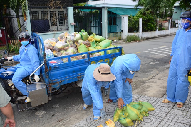 Continuing to support people in need in the Covid-19 pandemic of Hoang Phap Pagoda (series 11)
