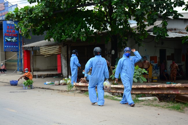 Continuing to support people in need in the Covid-19 pandemic of Hoang Phap Pagoda (series 11)
