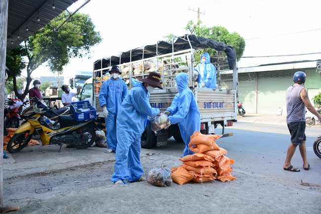 Continuing to support people in need in the Covid-19 pandemic of Hoang Phap Pagoda (series 11)