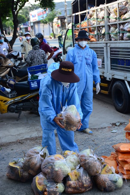 Continuing to support people in need in the Covid-19 pandemic of Hoang Phap Pagoda (series 11)