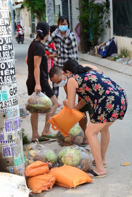 Continuing to support people in need in the Covid-19 pandemic of Hoang Phap Pagoda (series 11)