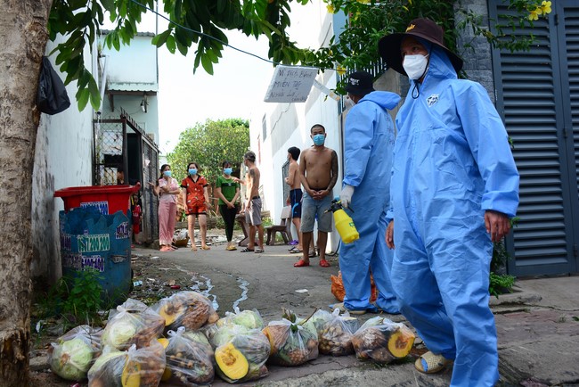 Continuing to support people in need in the Covid-19 pandemic of Hoang Phap Pagoda (series 11)