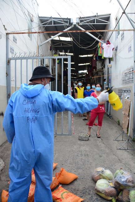 Continuing to support people in need in the Covid-19 pandemic of Hoang Phap Pagoda (series 11)