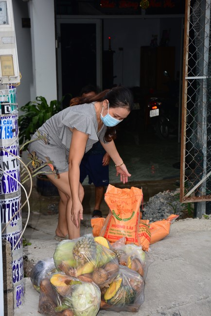 Continuing to support people in need in the Covid-19 pandemic of Hoang Phap Pagoda (series 11)