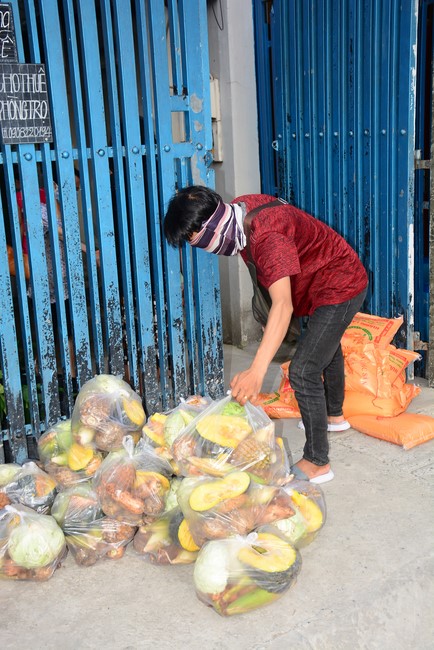 Continuing to support people in need in the Covid-19 pandemic of Hoang Phap Pagoda (series 11)