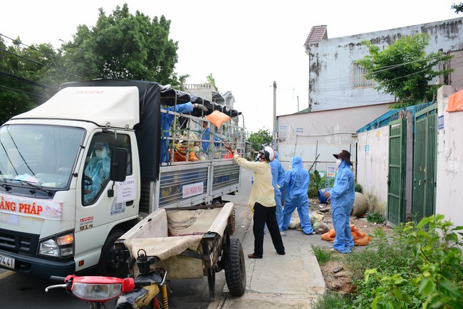 Continuing to support people in need in the Covid-19 pandemic of Hoang Phap Pagoda (series 11)