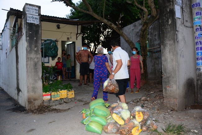 Continuing to support people in need in the Covid-19 pandemic of Hoang Phap Pagoda (series 11)