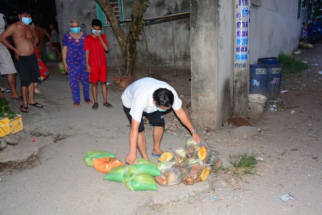Continuing to support people in need in the Covid-19 pandemic of Hoang Phap Pagoda (series 11)