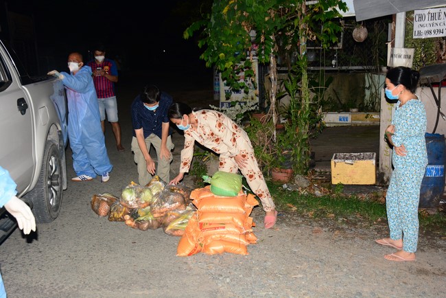 Continuing to support people in need in the Covid-19 pandemic of Hoang Phap Pagoda (series 11)