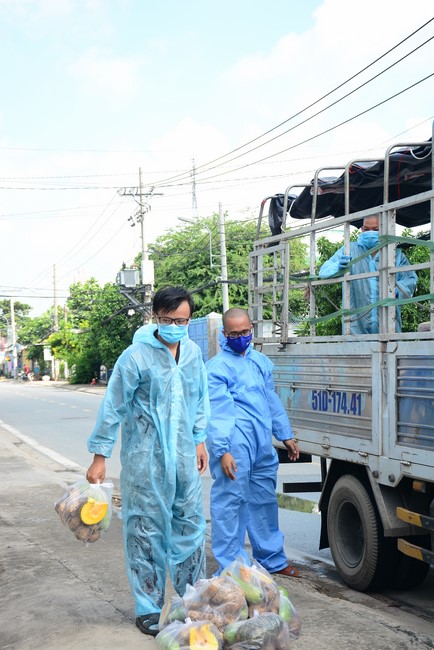 Continuing to support people in need in the Covid-19 pandemic of Hoang Phap Pagoda (series 11)