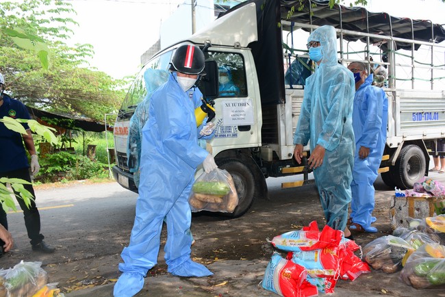 Continuing to support people in need in the Covid-19 pandemic of Hoang Phap Pagoda (series 11)