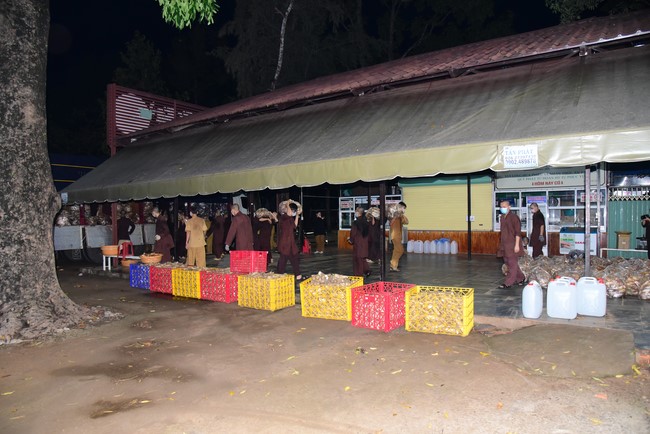 Continuing to support people in need in the Covid-19 pandemic of Hoang Phap Pagoda (series 11)