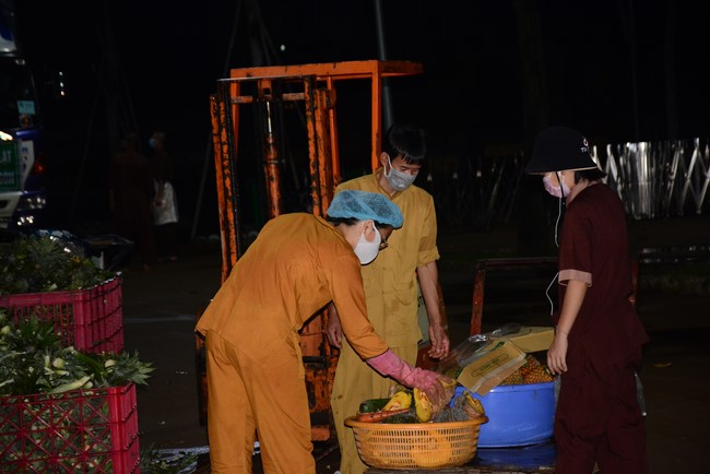 Continuing to support people in need in the Covid-19 pandemic of Hoang Phap Pagoda (series 12)