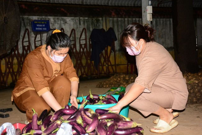 Continuing to support people in need in the Covid-19 pandemic of Hoang Phap Pagoda (series 12)