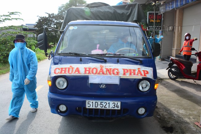 Continuing to support people in need in the Covid-19 pandemic of Hoang Phap Pagoda (series 12)