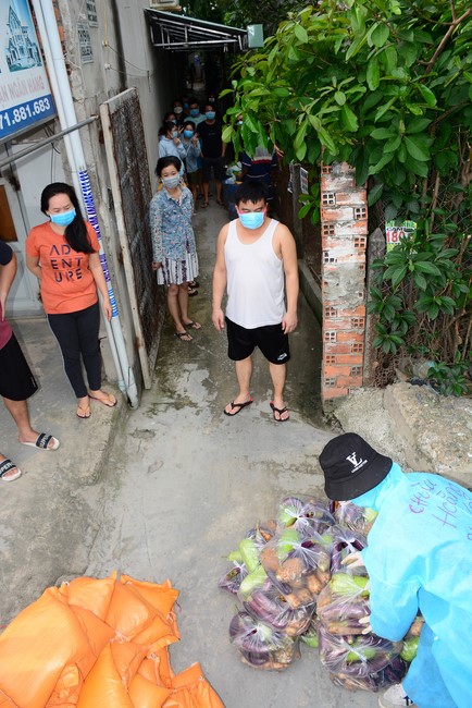 Continuing to support people in need in the Covid-19 pandemic of Hoang Phap Pagoda (series 12)