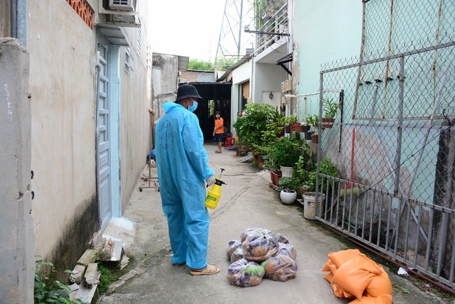 Continuing to support people in need in the Covid-19 pandemic of Hoang Phap Pagoda (series 12)