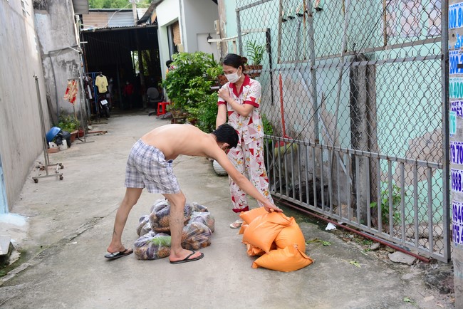 Continuing to support people in need in the Covid-19 pandemic of Hoang Phap Pagoda (series 12)