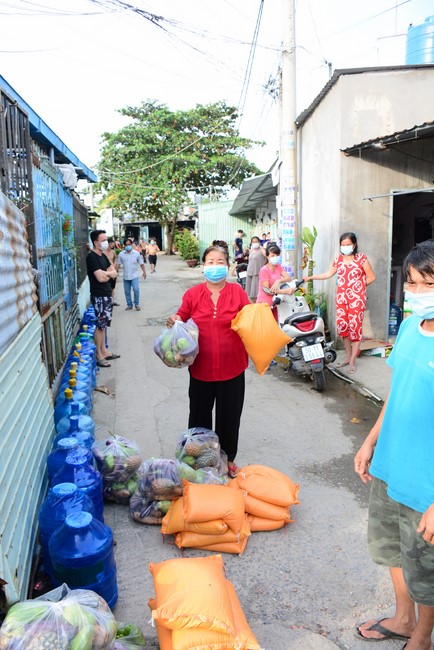 Continuing to support people in need in the Covid-19 pandemic of Hoang Phap Pagoda (series 12)
