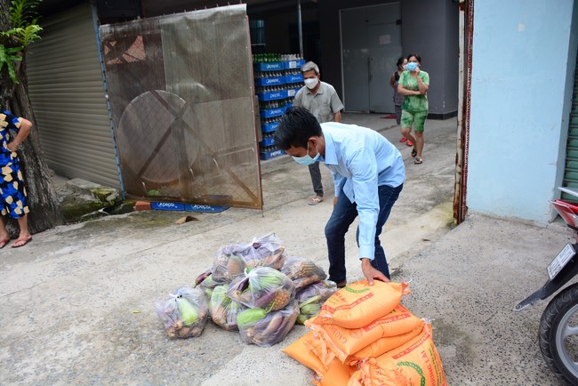 Continuing to support people in need in the Covid-19 pandemic of Hoang Phap Pagoda (series 12)