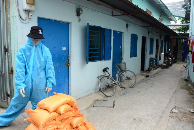 Continuing to support people in need in the Covid-19 pandemic of Hoang Phap Pagoda (series 12)