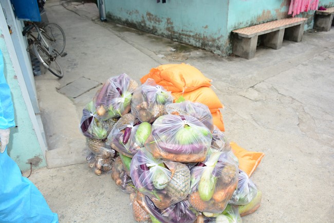 Continuing to support people in need in the Covid-19 pandemic of Hoang Phap Pagoda (series 12)