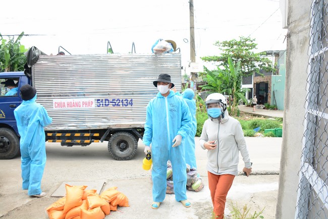 Continuing to support people in need in the Covid-19 pandemic of Hoang Phap Pagoda (series 12)