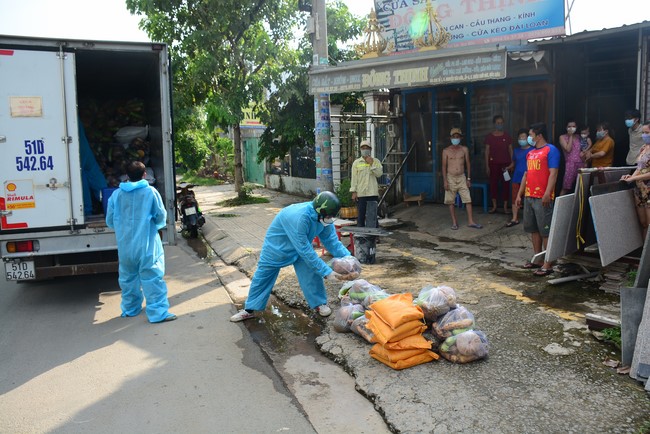 Continuing to support people in need in the Covid-19 pandemic of Hoang Phap Pagoda (series 12)