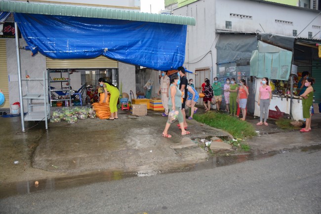 Continuing to support people in need in the Covid-19 pandemic of Hoang Phap Pagoda (series 12)