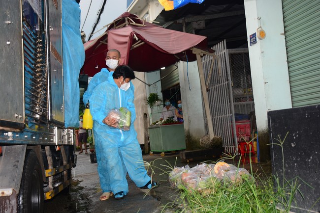Continuing to support people in need in the Covid-19 pandemic of Hoang Phap Pagoda (series 12)