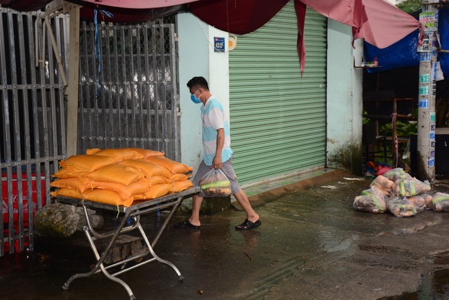 Continuing to support people in need in the Covid-19 pandemic of Hoang Phap Pagoda (series 12)