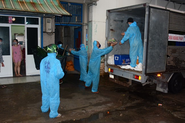 Continuing to support people in need in the Covid-19 pandemic of Hoang Phap Pagoda (series 12)