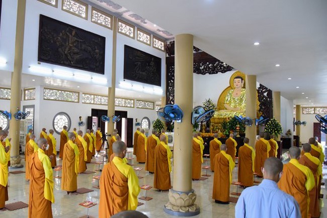 Pravaranà Ceremony at Hoang Phap Pagoda