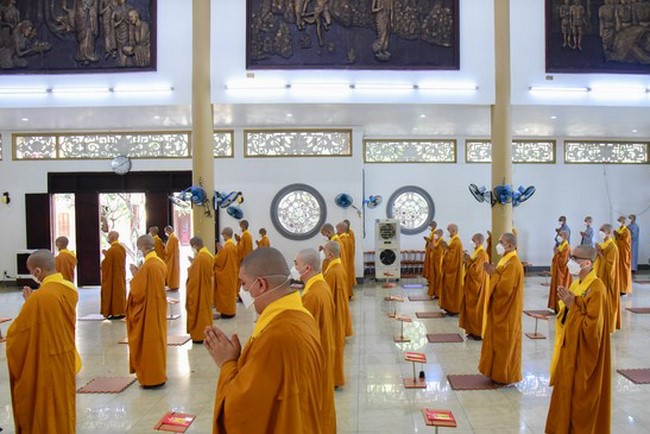 Pravaranà Ceremony at Hoang Phap Pagoda