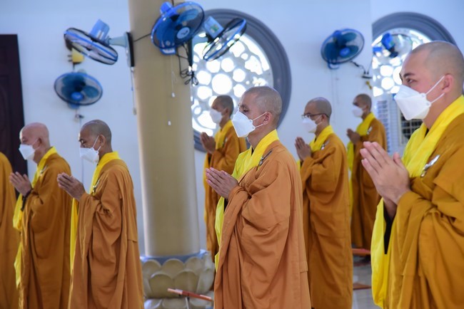 Pravaranà Ceremony at Hoang Phap Pagoda