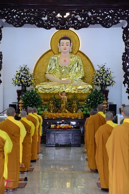 Pravaranà Ceremony at Hoang Phap Pagoda