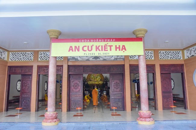 Pravaranà Ceremony at Hoang Phap Pagoda