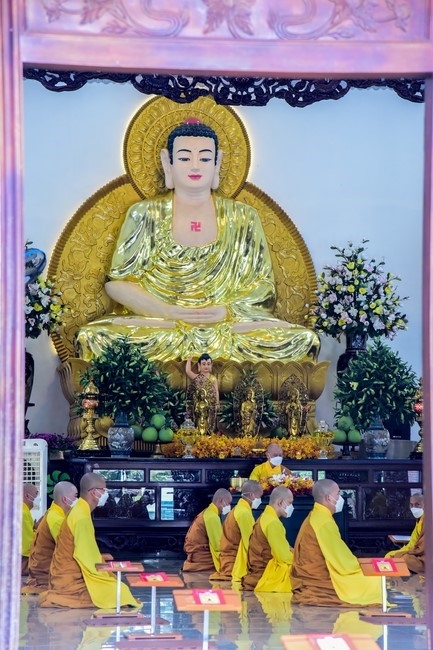 Pravaranà Ceremony at Hoang Phap Pagoda