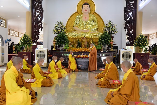 Pravaranà Ceremony at Hoang Phap Pagoda