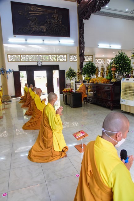 Pravaranà Ceremony at Hoang Phap Pagoda