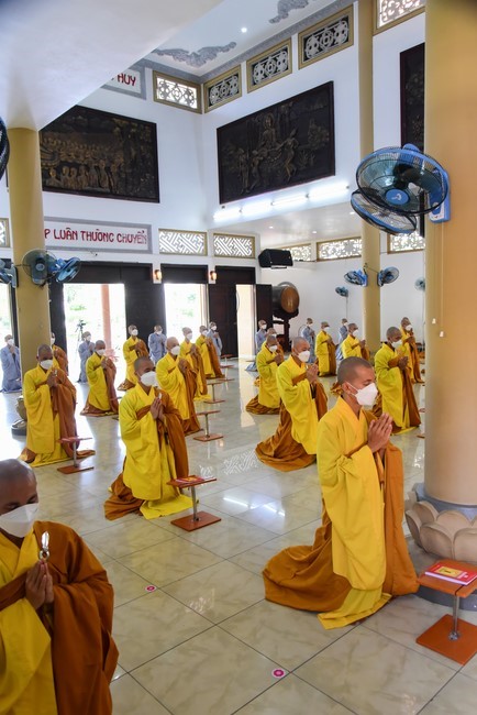 Pravaranà Ceremony at Hoang Phap Pagoda