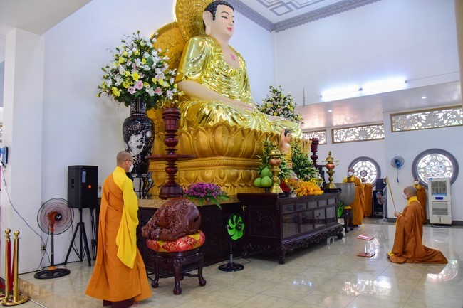 Pravaranà Ceremony at Hoang Phap Pagoda