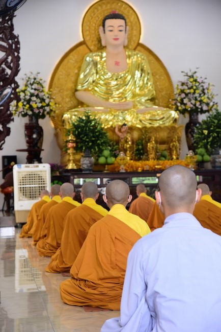 Pravaranà Ceremony at Hoang Phap Pagoda