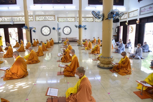 Pravaranà Ceremony at Hoang Phap Pagoda