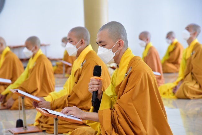 Pravaranà Ceremony at Hoang Phap Pagoda