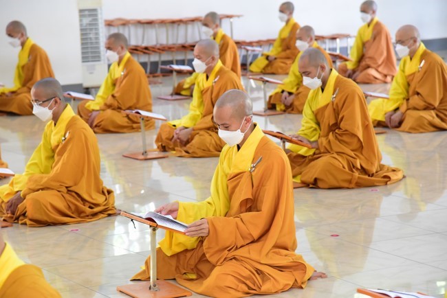 Pravaranà Ceremony at Hoang Phap Pagoda